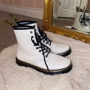 Woman’s 8.5 white Dr Martens